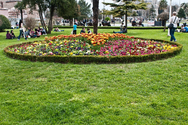 20100402_144927 D3.jpg - Gardens at Sultanahmet